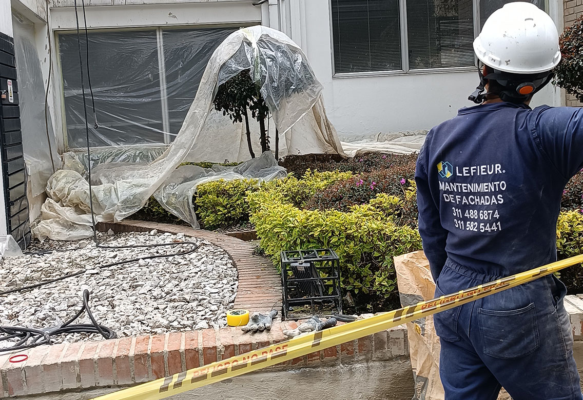 trabajadores lefieur exteriores renovacion fachada